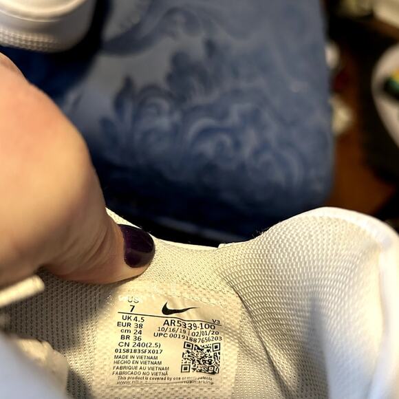 Nike Sage Low Triple White Air Force 1 Size 7/EU 38 - Picture 8 of 8